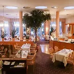 Plaza Hotel 4*