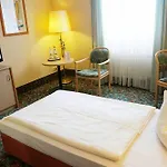 Plaza Hotel 4*