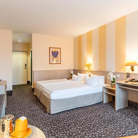 Hotel Plaza 4*