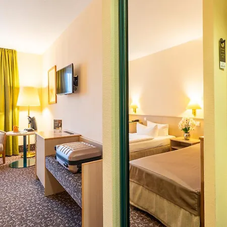 Plaza Hotel 4*