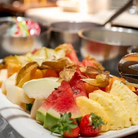 Plaza Ξενοδοχείο 4*