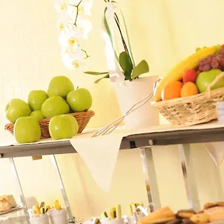 Plaza Ξενοδοχείο 4*