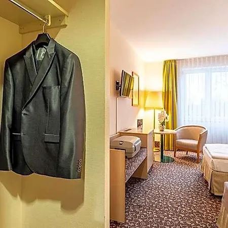Plaza Hotel 4*
