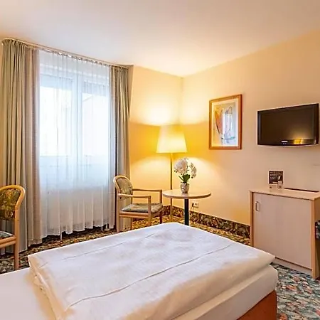 Plaza Hotel 4*