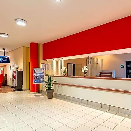 מלון Plaza 4*