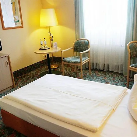 Plaza Ξενοδοχείο 4*