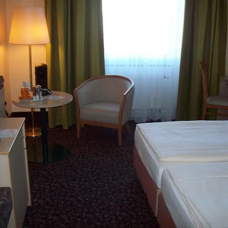 Ξενοδοχείο Plaza 4*